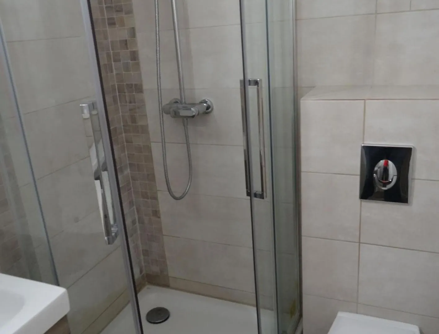 Loue Appartement 128 M2 Dans Residence Haut Standing Avec Piscine, Tennis Et Acces Prive Plage Toulon Apartment