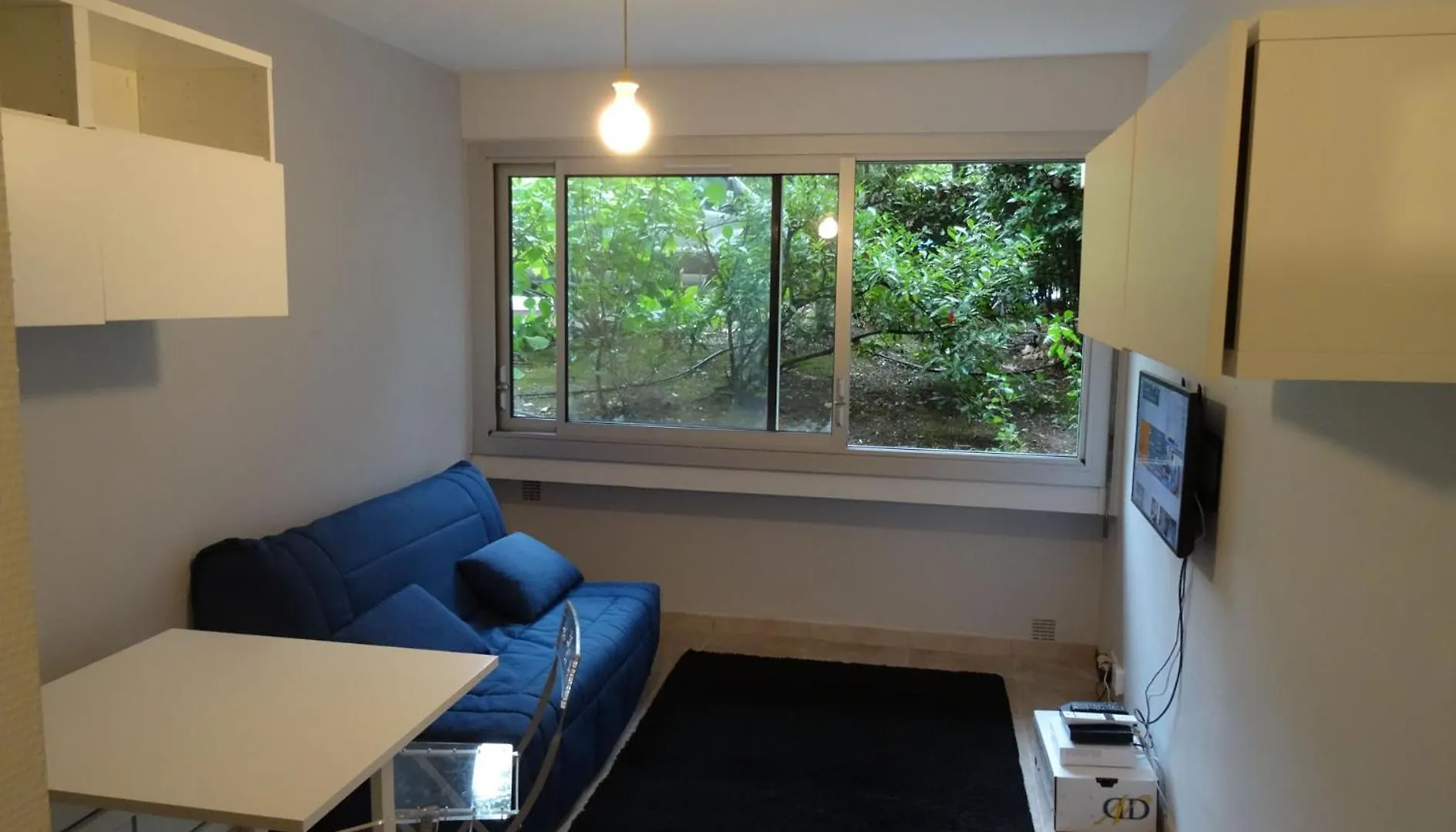 Loue Appartement 128 M2 Dans Residence Haut Standing Avec Piscine, Tennis Et Acces Prive Plage Toulon 0*,